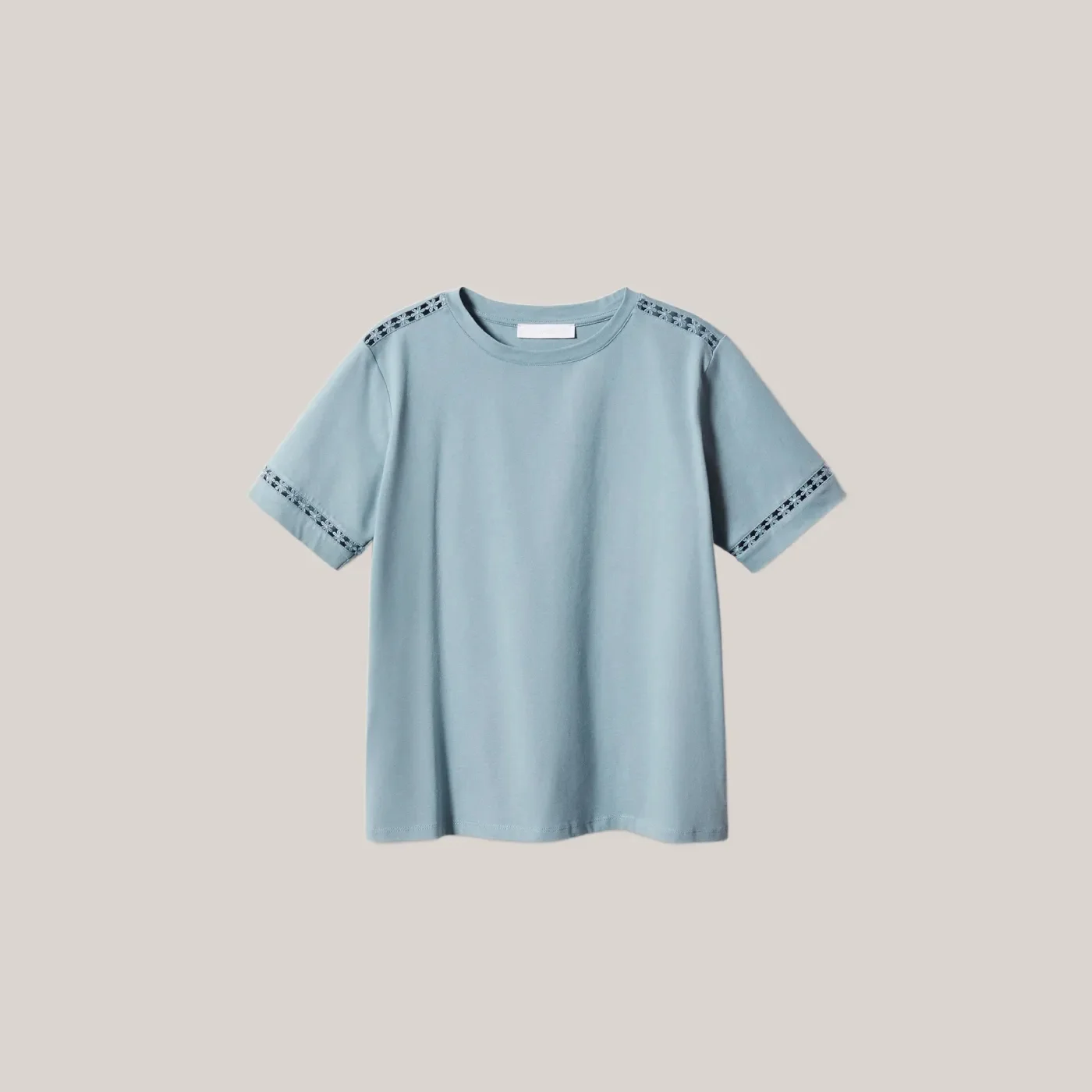 Embroidered Accent T-Shirt – Bild 4